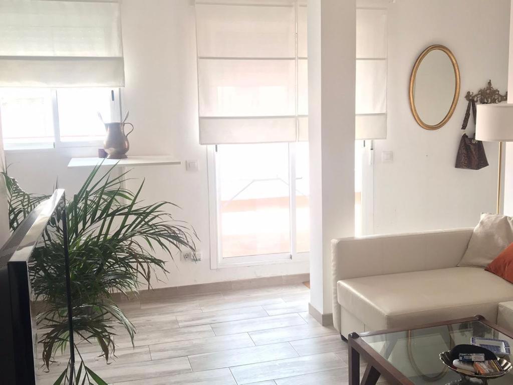 Apartamentos Turisticos Virgen Del Monte 67 Sevilla Eksteriør bilde